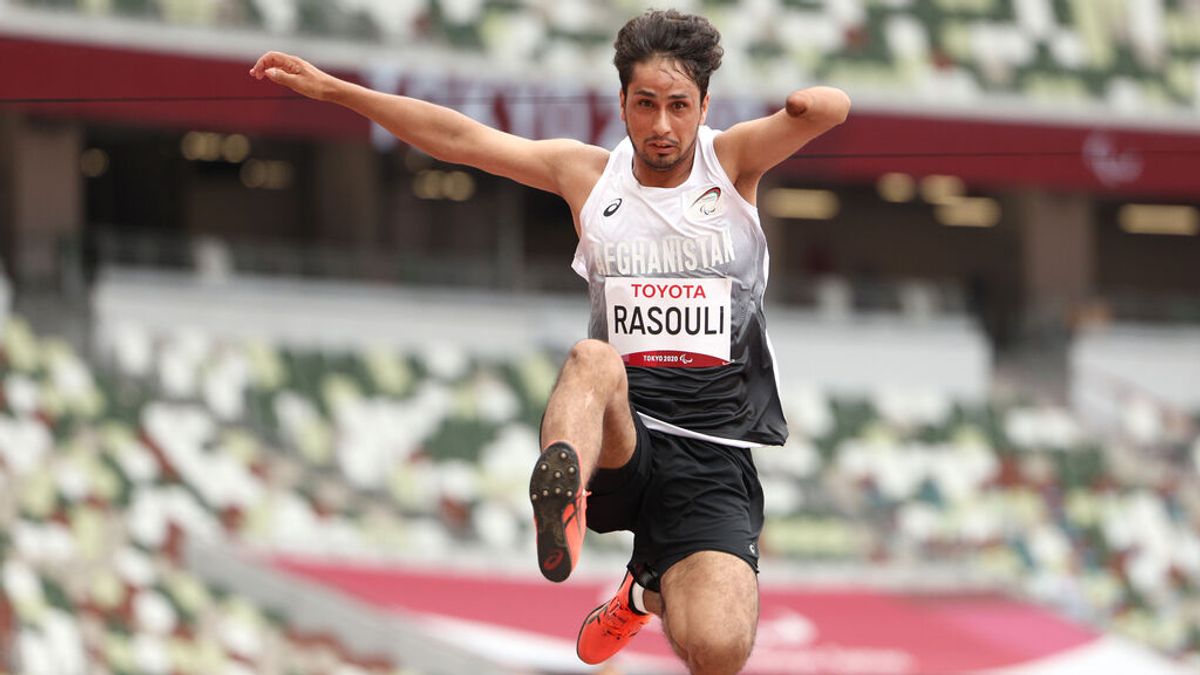 El velocista afgano evacuado Hossain Rasouli salta en los Paralímpicos de Tokio El velocista afgano evacuado Hossain Rasouli salta en los Paralímpicos de Tokio