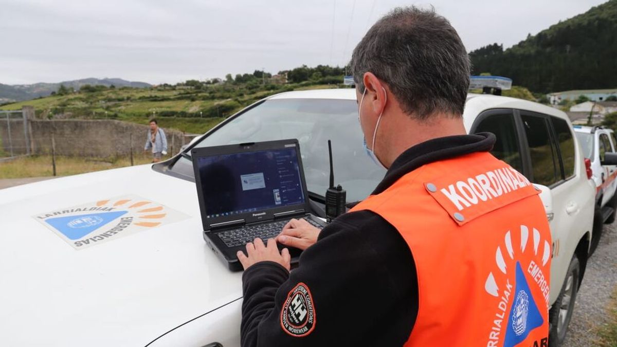 Buscan a una peregrina francesa desaparecida en los acantilados de Zumaia Buscan a una peregrina francesa desaparecida en los acantilados de Zumaia