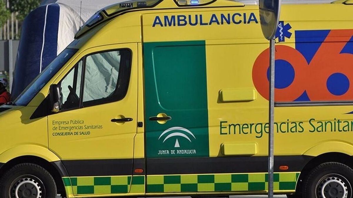 Dos muertos y una herida en un accidente de tráfico en Gines Dos muertos y una herida en un accidente de tráfico en Gines