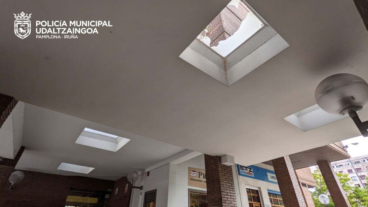 Una niña de 10 años herida en Pamplona al caer por un tragaluz de un primer piso Una niña de 10 años herida en Pamplona al caer por un tragaluz de un primer piso