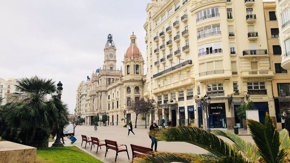 El perfil de propietario de vivienda en Valencia ronda los 45 años y con estudios secundarios El perfil de propietario de vivienda en Valencia ronda los 45 años y con estudios secundarios