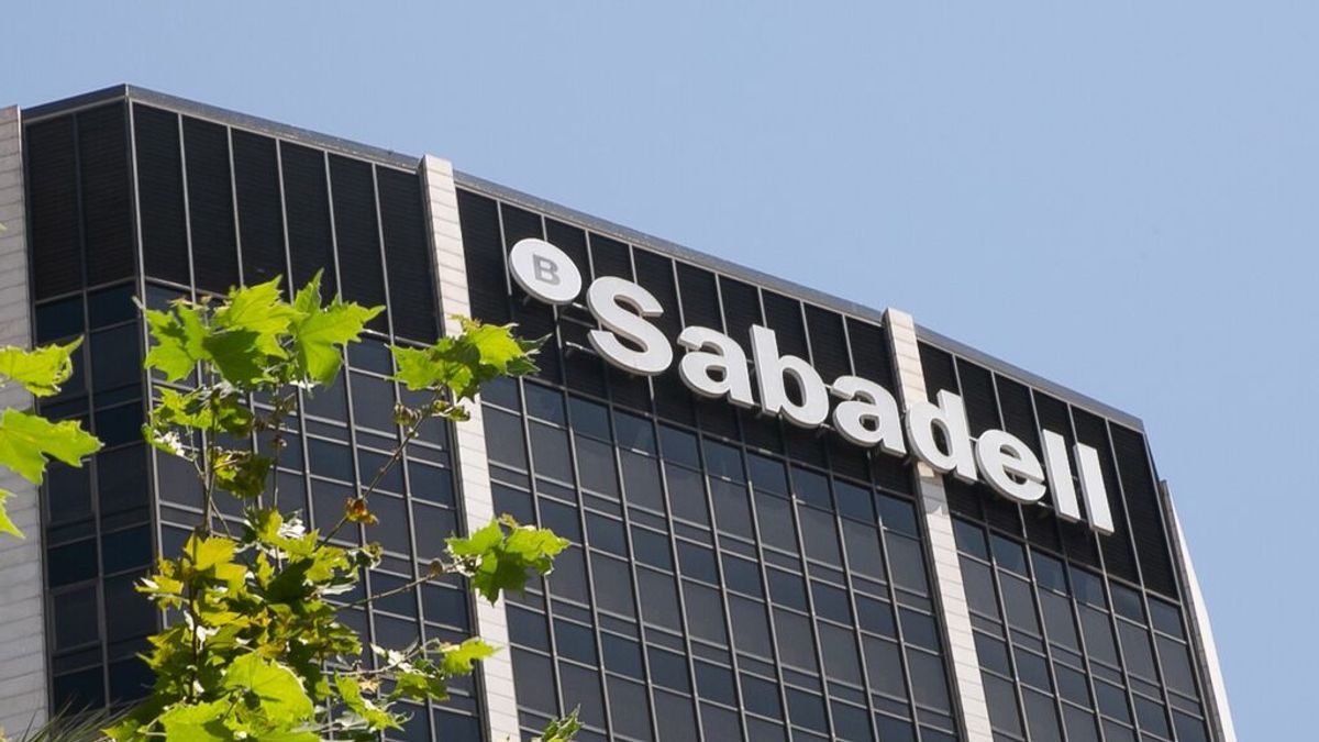 El Sabadell propone un ERE para 1.900 empleados, más del 12% de la plantilla