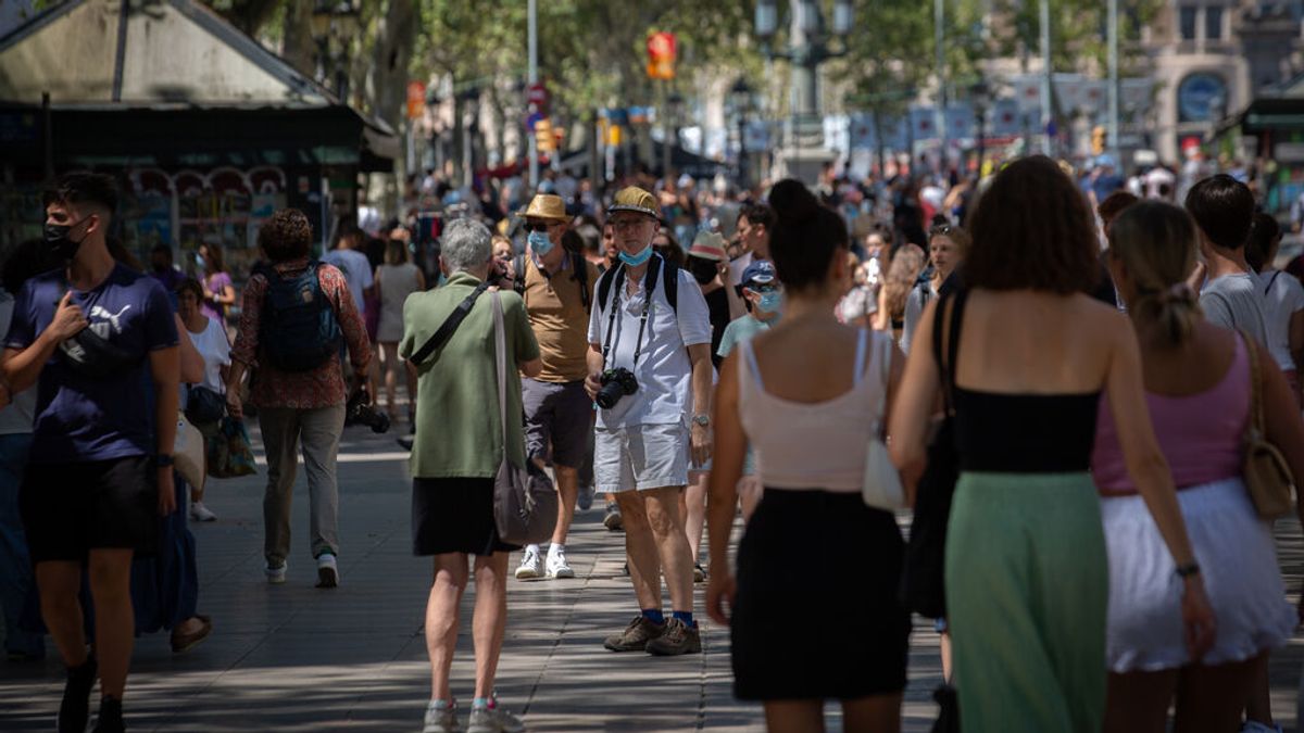 Expertos ven “posible” una nueva ola de covid entre no vacunados: “Van a ser objeto de deseo de esa sexta ola" Expertos ven “posible” una nueva ola de covid entre no vacunados: “Van a ser objeto de deseo de esa sexta ola"