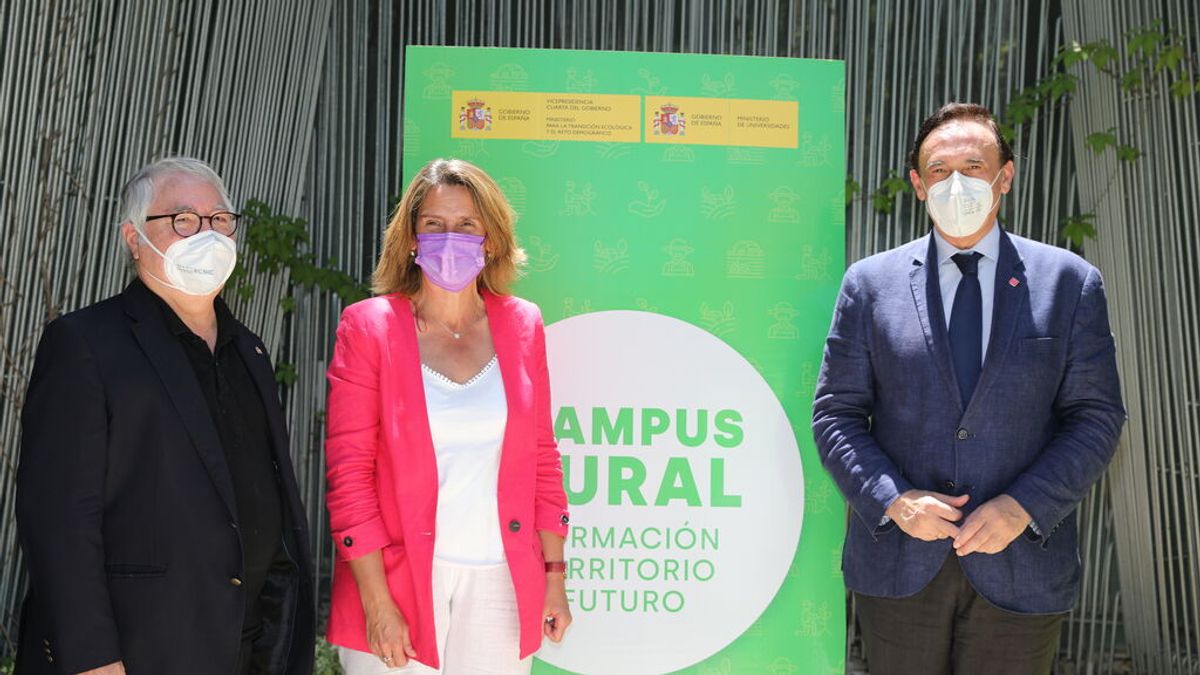 Los rectores universitarios piden "presencialidad total cuanto antes" y Castells apuesta por "presencialidad adaptada" Los rectores universitarios piden "presencialidad total cuanto antes" y Castells apuesta por "presencialidad adaptada"