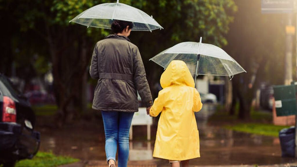 Se acerca un frente con lluvias y tormentas: el tiempo que hará el lunes en España
