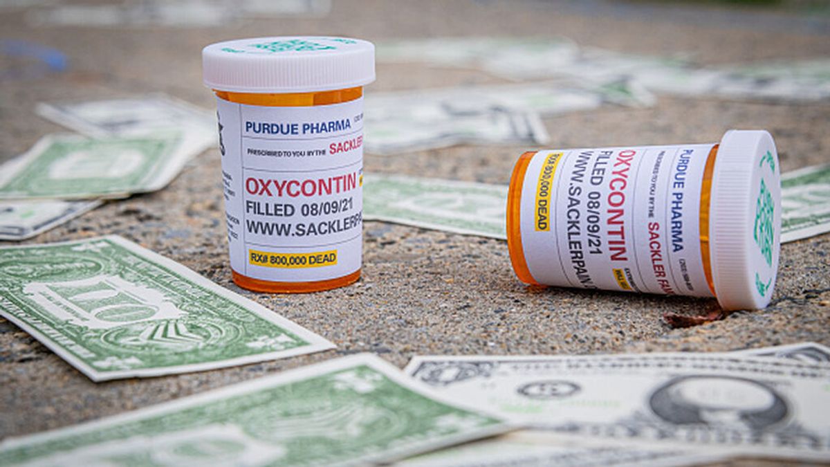 Crisis de los opiáceos en EE.UU.: un pacto judicial con la fabricante de Oxycontin indigna a familiares de víctimas Crisis de los opiáceos en EE.UU.: un pacto judicial con la fabricante de Oxycontin indigna a familiares de víctimas
