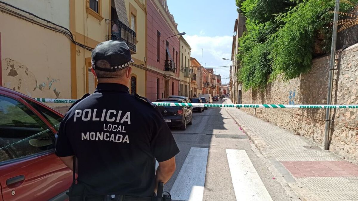 Un hombre mata a su madre y hiere a su padre en Moncada (Valencia) Un hombre mata a su madre y hiere a su padre en Moncada (Valencia)