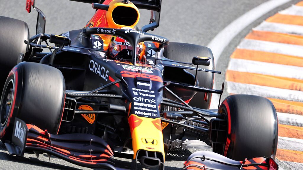 Verstappen se lleva la pole en casa: Carlos Sainz, sexto y Alonso, noveno