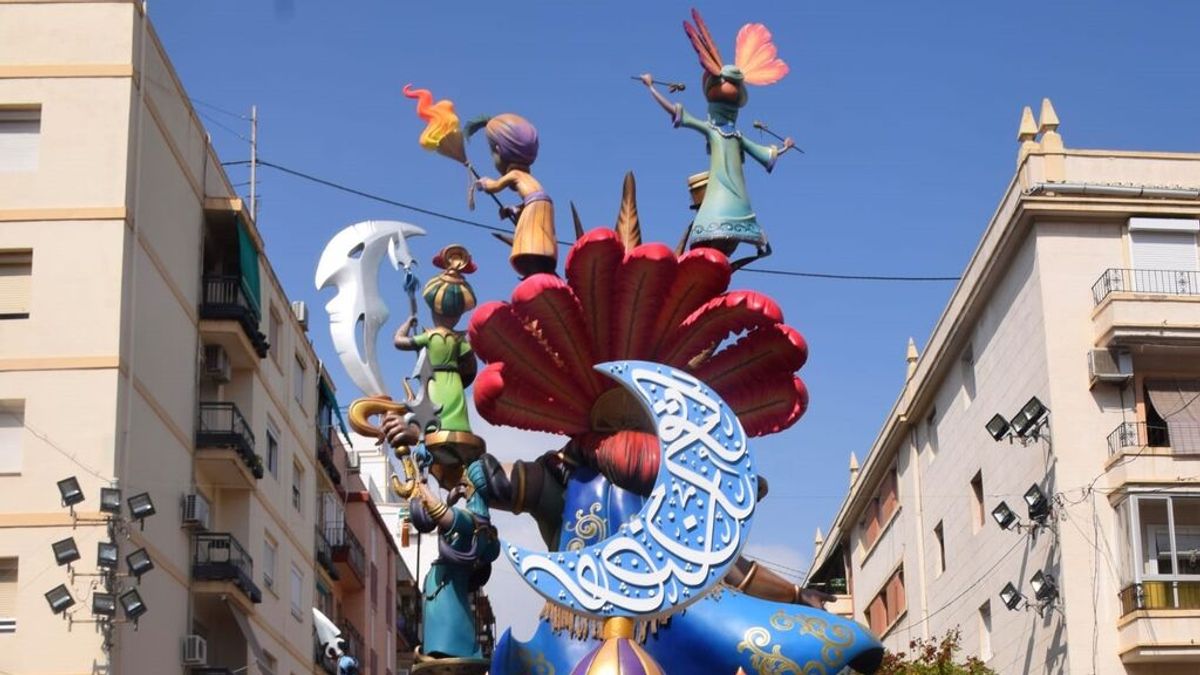 Indultadas una mezquita y una Media Luna de un falla de Valencia a petición de la comunidad musulmana Indultadas una mezquita y una Media Luna de un falla de Valencia a petición de la comunidad musulmana