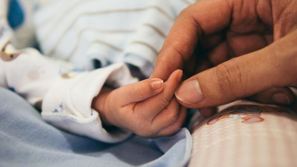 Entre los nombres de niña, nos podemos encontrar Aina, Ada o Laia.