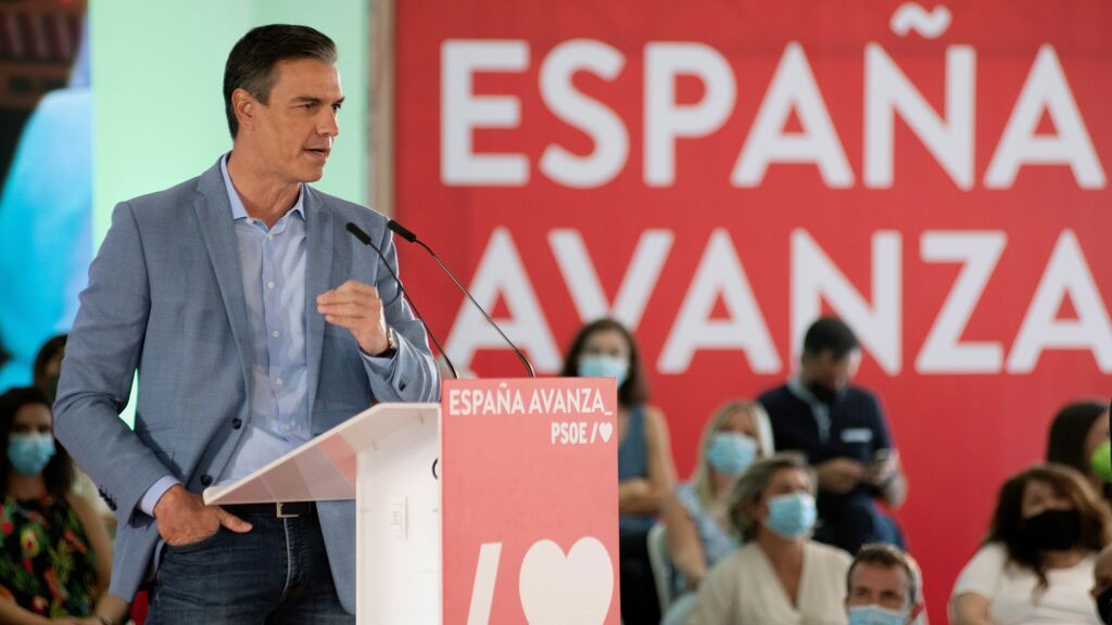 Pedro Sánchez acusa a la derecha de no celebrar los éxitos y solo saber "crispar y gritar"