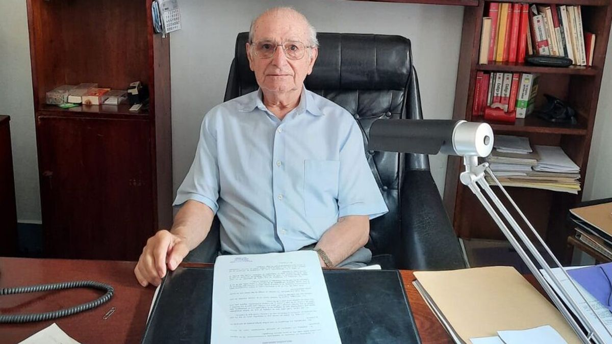 El abogado en activo más longevo de España: "Si lo dejo, me muero" El abogado en activo más longevo de España: "Si lo dejo, me muero"