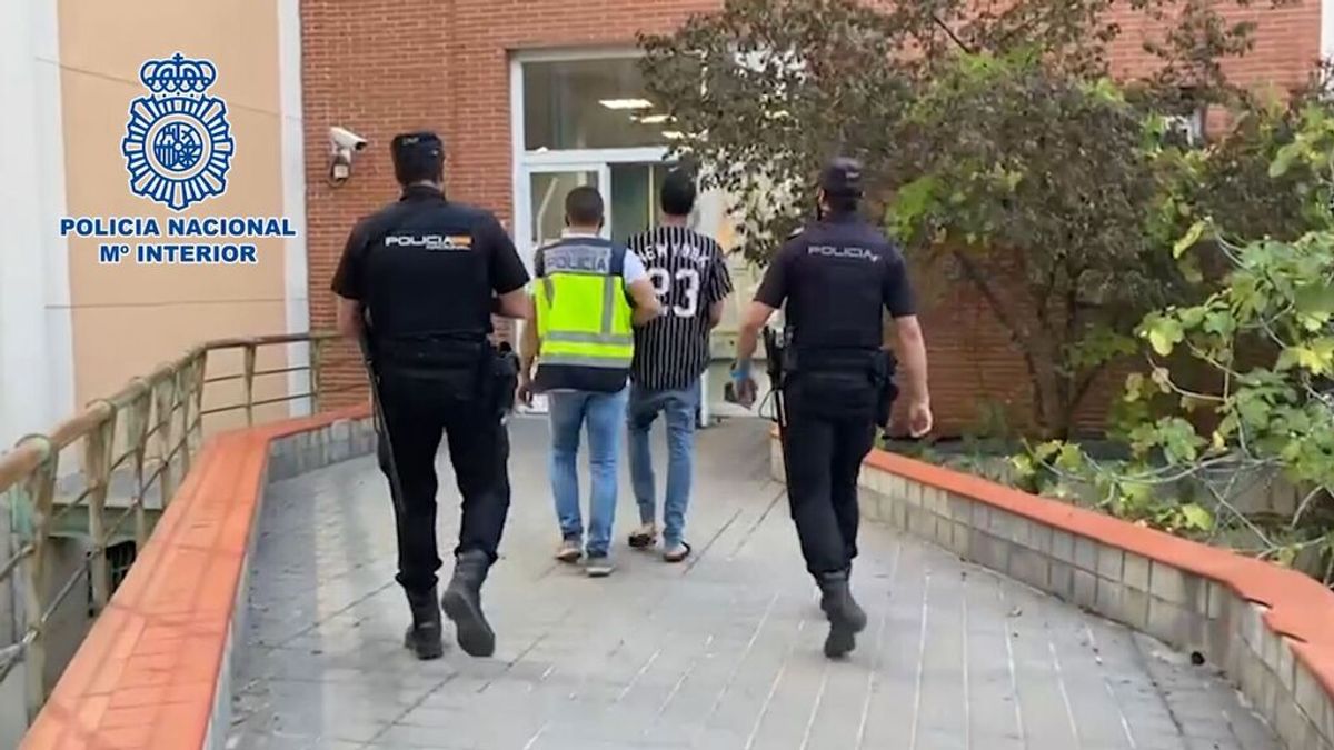 Detienen a 23 miembros de bandas latinas tras una serie de ataque con machetes en Madrid Detienen a 23 miembros de bandas latinas tras una serie de ataque con machetes en Madrid
