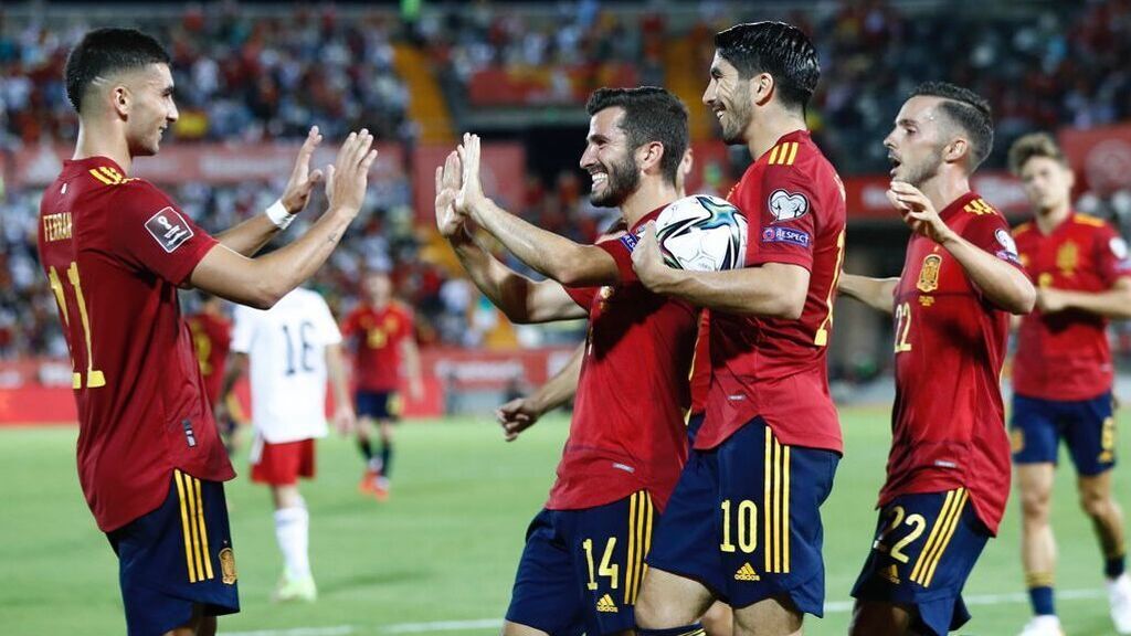 Los jugadores celebrando uno de los goles.