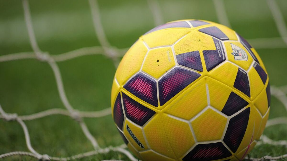 Muere un jugador de 17 años tras sufrir un paro cardíaco en pleno partido Muere un jugador de 17 años tras sufrir un paro cardíaco en pleno partido