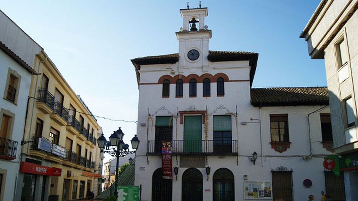 "Baja los plomos" una iniciativa ciudadana a la que se une el Ayuntamiento de Marmolejo contra la subida de la luz "Baja los plomos" una iniciativa ciudadana a la que se une el Ayuntamiento de Marmolejo contra la subida de la luz