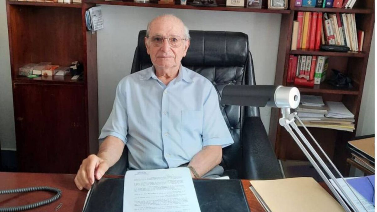 La historia de Alfonso Pazos, el abogado en activo más longevo de España: 60 años en el turno de oficioA