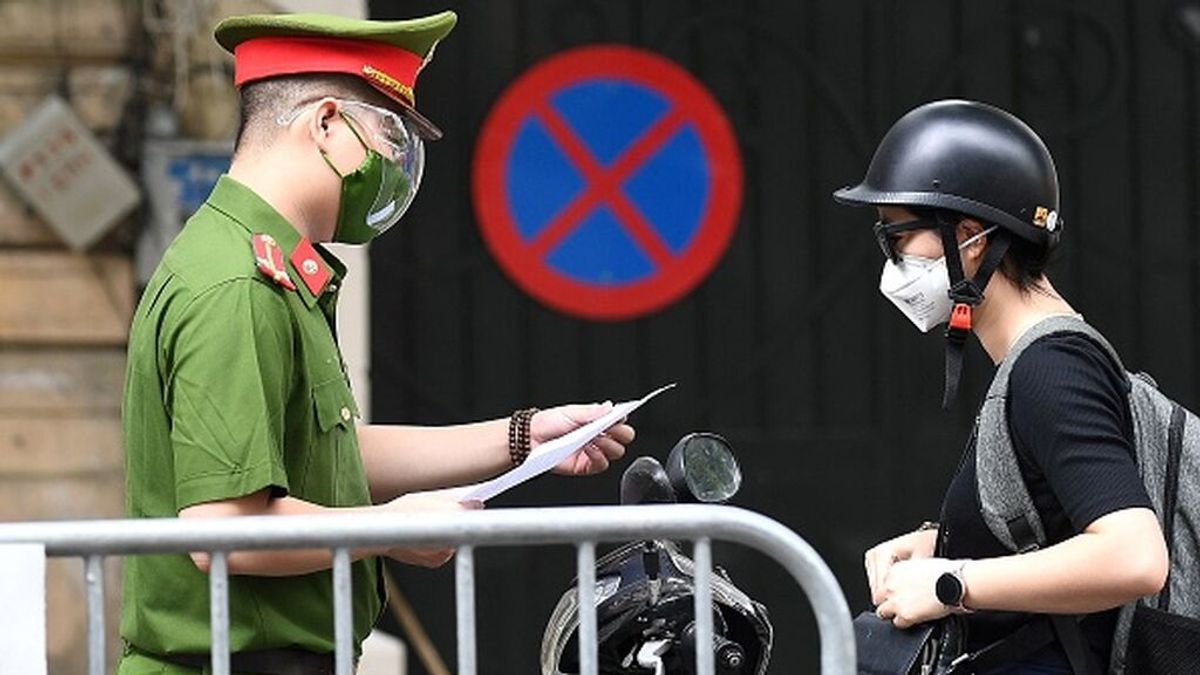 Un joven es condenado en Vietnam a cinco años de cárcel por haber propagado la covid-19 Un joven es condenado en Vietnam a cinco años de cárcel por haber propagado la covid-19