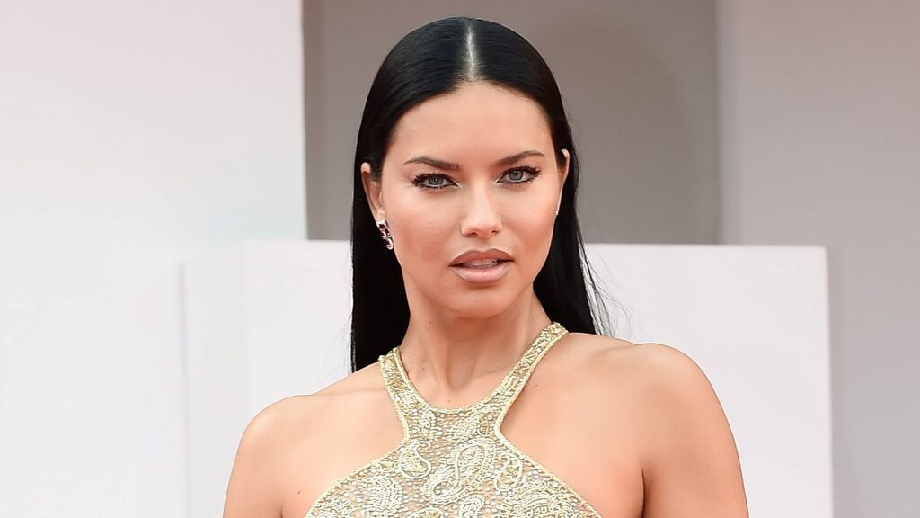 Adriana Lima reaparece y confiesa sus inseguridades: "No me siento en mi mejor forma física"