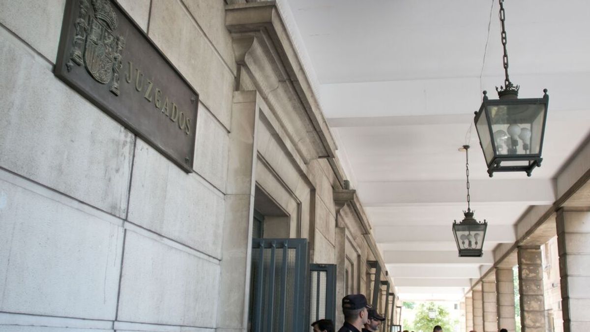 Aplazado el juicio de "La Caza al Pijo" en Sevilla porque uno de los acusados está aislado por coronavirus Aplazado el juicio de "La Caza al Pijo" en Sevilla porque uno de los acusados está aislado por coronavirus