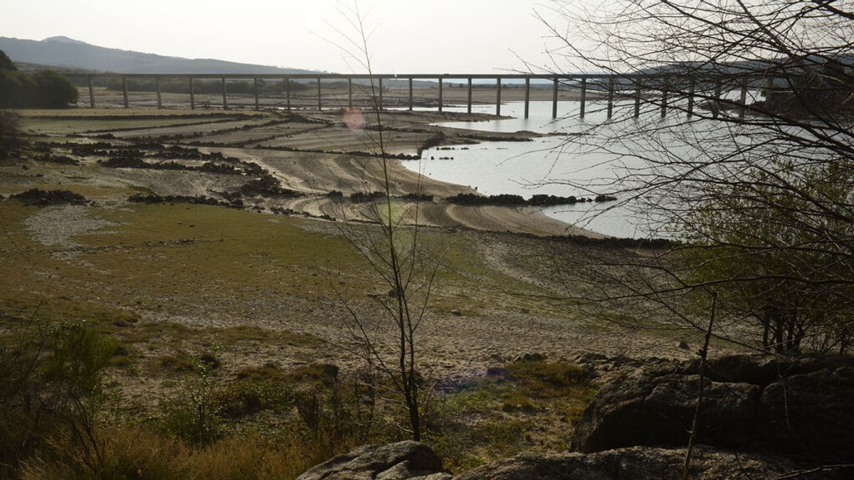 El agua acumulada en embalses baja de nuevo pese a las lluvias de la DANA en plena escalada de la luz El agua acumulada en embalses baja de nuevo pese a las lluvias de la DANA en plena escalada de la luz