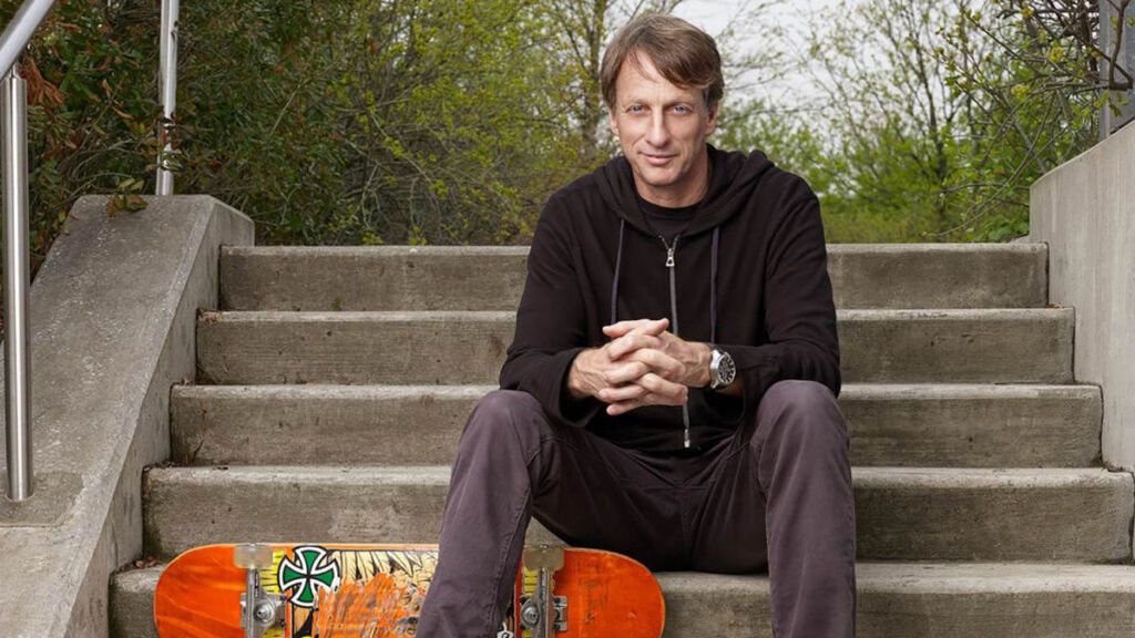 Así es el entrenamiento de Tony Hawk, el rey del del skateboarding, a los 53 años.