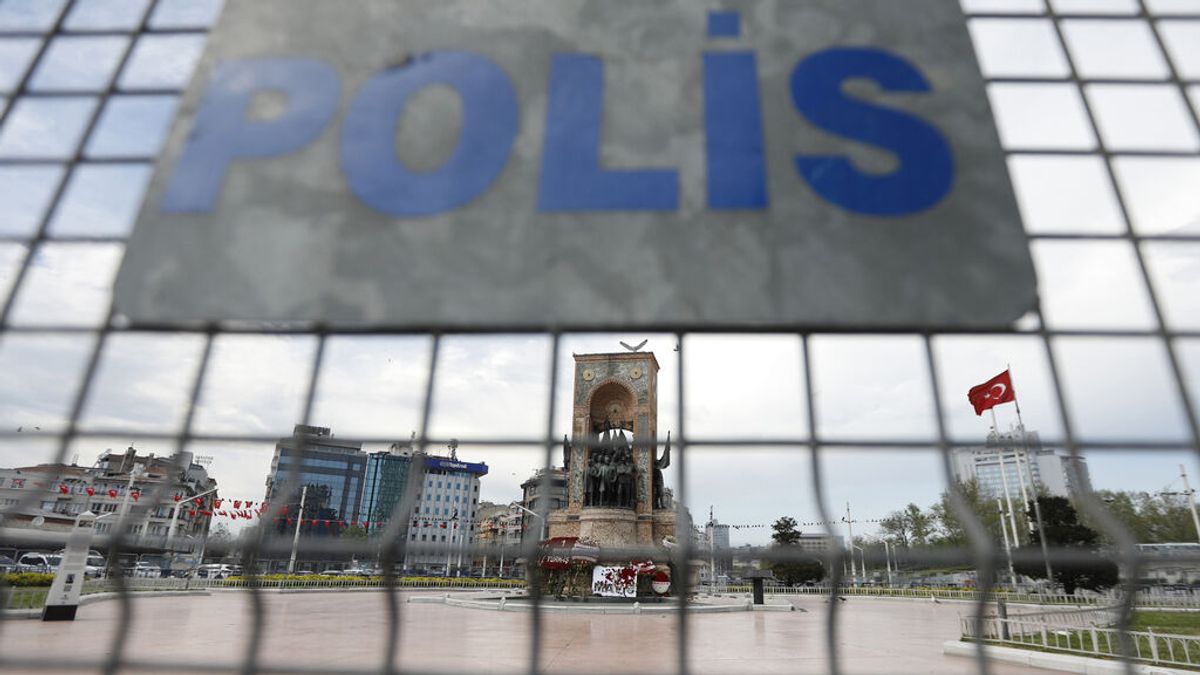 Turquía ordena el arresto de 240 personas por el intento de golpe de Estado de 2016 Turquía ordena el arresto de 240 personas por el intento de golpe de Estado de 2016