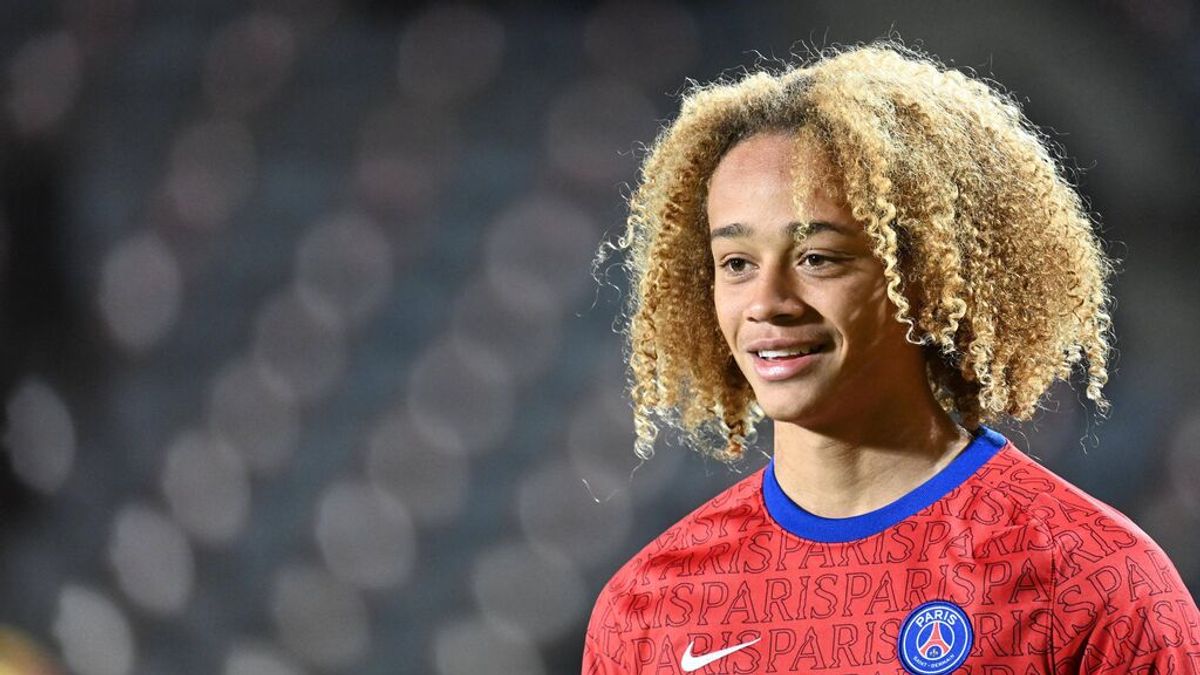 Xavi Simons y otros cuatro jugadores son expulsados por romper la ‘burbuja’ al meter a chicas en el hotel Xavi Simons y otros cuatro jugadores son expulsados por romper la ‘burbuja’ al meter a chicas en el hotel
