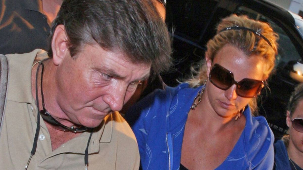 El padre de Britney Spears presenta ante el juez los documentos que ponen fin a la tutela de su hija El padre de Britney Spears presenta ante el juez los documentos que ponen fin a la tutela de su hija
