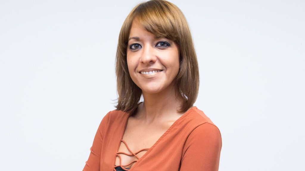 La carrera de Elia Rodríguez, periodista de 38 años fallecida tras una caída en su domicilio