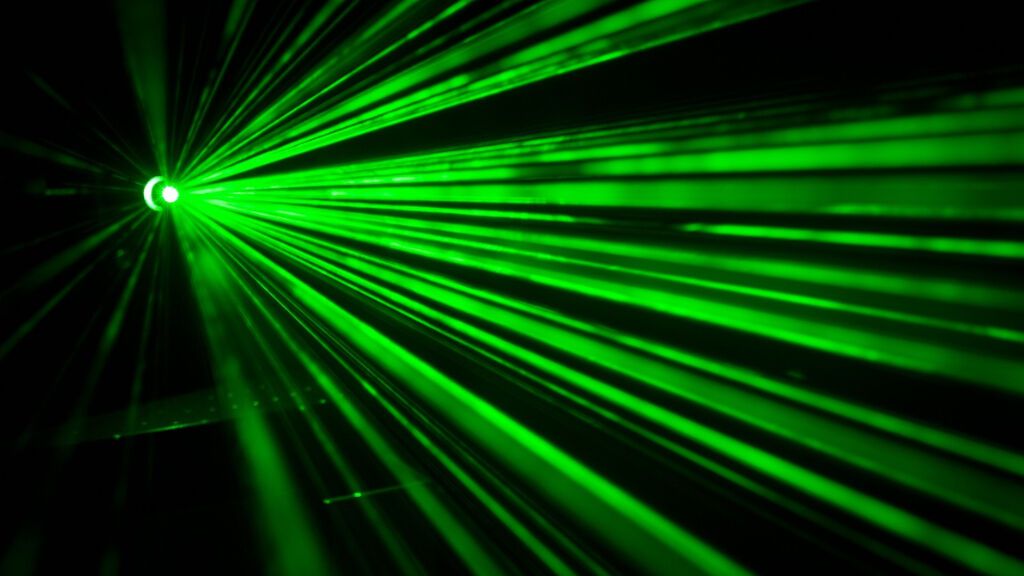 Tesla quiere usar luz láser para limpiar los cristales