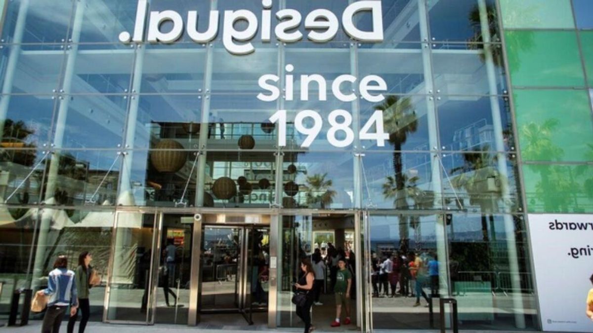 Desigual propone a los empleados una jornada laboral de cuatro días con un 6,5% menos de sueldoD Desigual propone a los empleados una jornada laboral de cuatro días con un 6,5% menos de sueldoD
