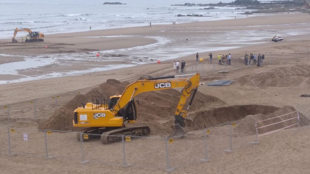El cable transoceánico de Google en la playa de Arrietara, en Sopela (Vizcaya)
