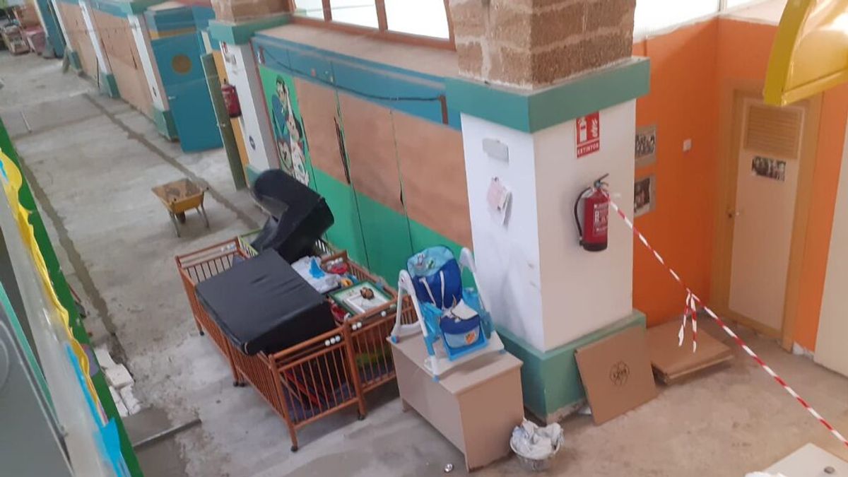 Los niños de una escuela infantil en Cádiz comienzan el curso en obras: con escombros, ruidos, peligro y suciedad Los niños de una escuela infantil en Cádiz comienzan el curso en obras: con escombros, ruidos, peligro y suciedad