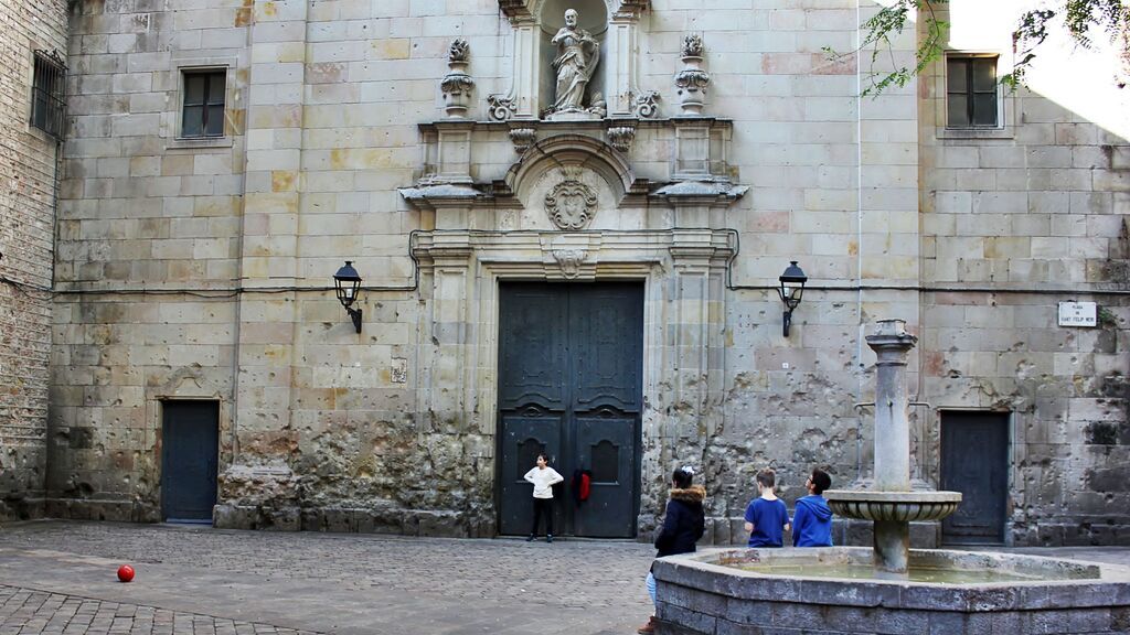 Plaça Sant Felip Neri, en Barcelona.