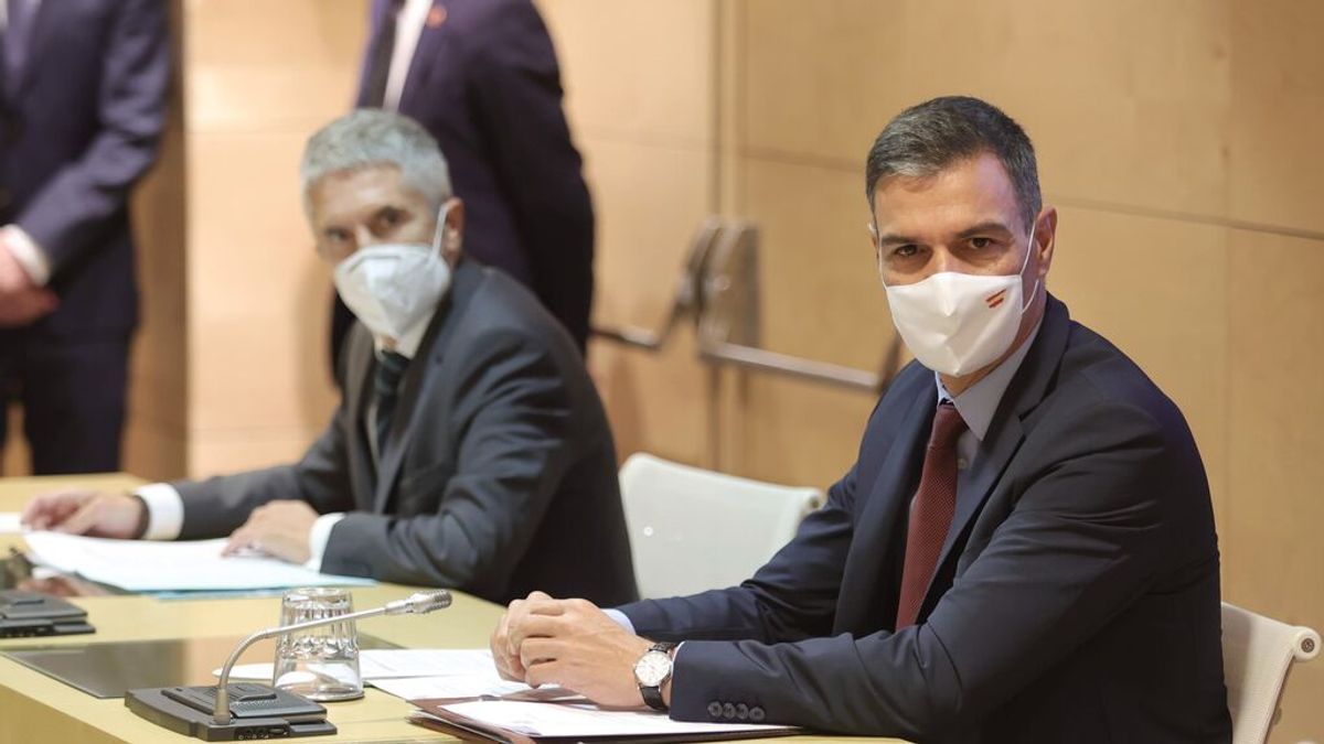 Interior creará grupos específicos de Policía y Guardia Civil contra los delitos de odio Interior creará grupos específicos de Policía y Guardia Civil contra los delitos de odio