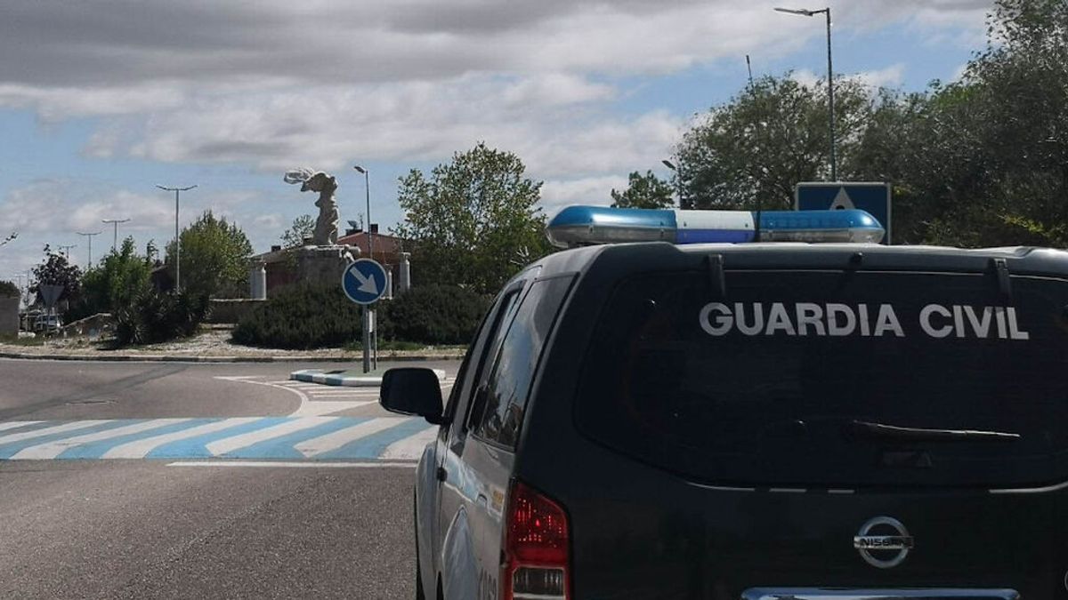 Herida muy grave una menor de 13 años tras ser agredida y caer desde un segundo piso en O Carballiño Herida muy grave una menor de 13 años tras ser agredida y caer desde un segundo piso en O Carballiño
