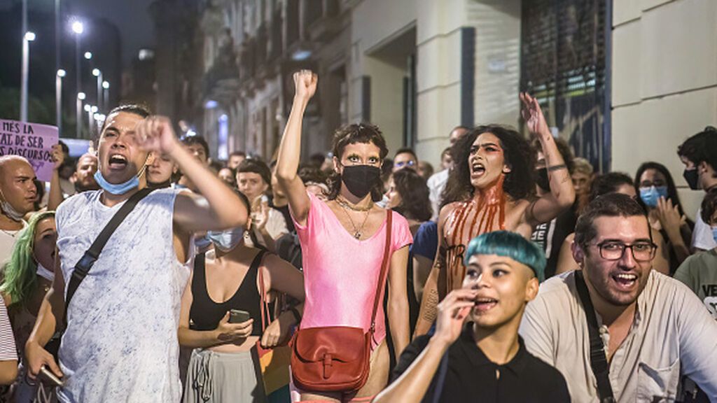 Cataluña levanta este viernes las restricciones que limitaban las reuniones y manifestaciones