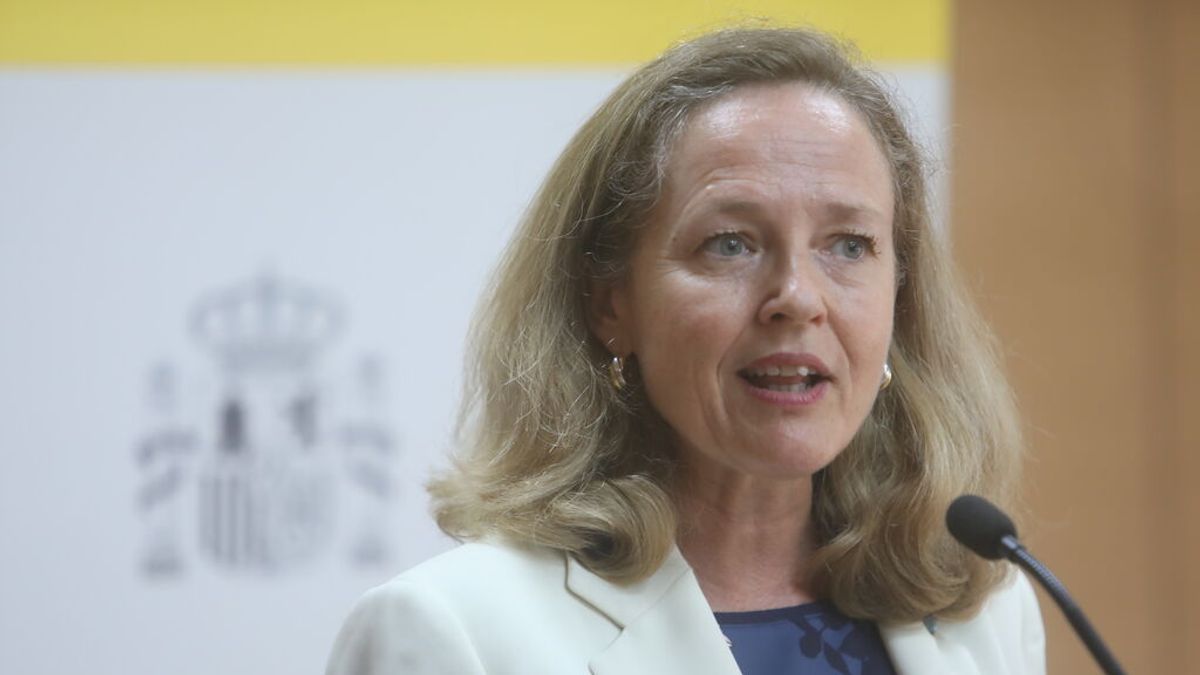 Calviño carga contra Casado por su "actitud destructiva" y por "tratar de dañar" la imagen de España Calviño carga contra Casado por su "actitud destructiva" y por "tratar de dañar" la imagen de España