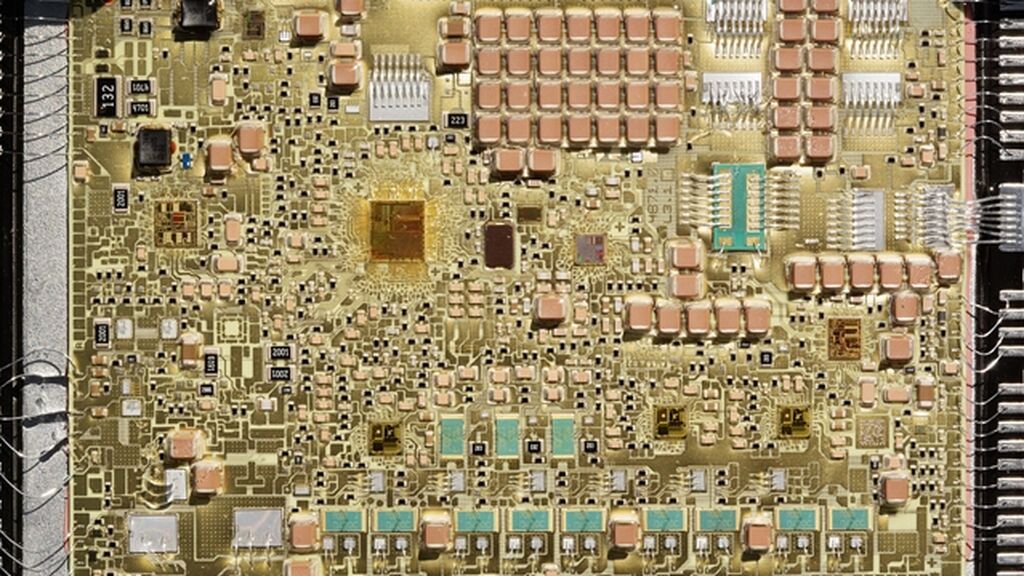 ALGUNOS DE ESTOS MICROCHIPS PUEDEN SER ALTAMENTE COMPELJOS