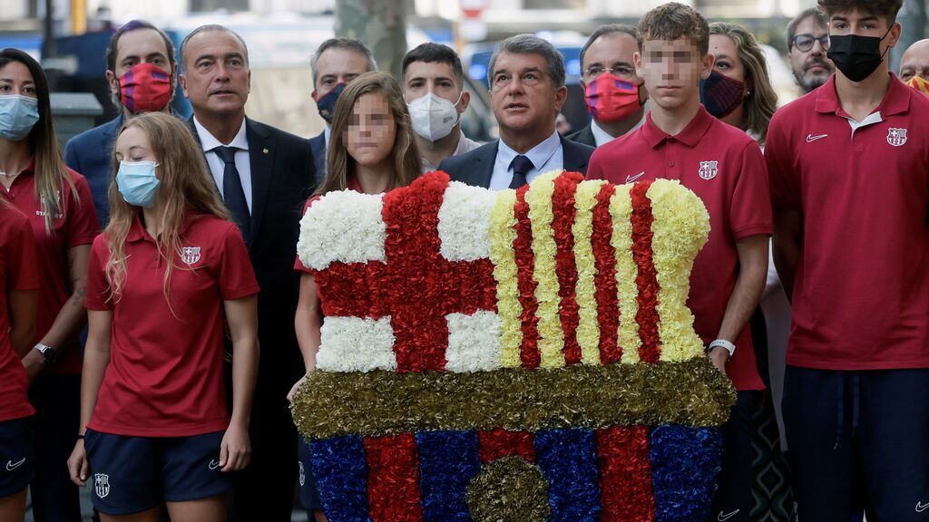 El presidente del FC Barcelona, Joan Laporta, durante la ofrenda