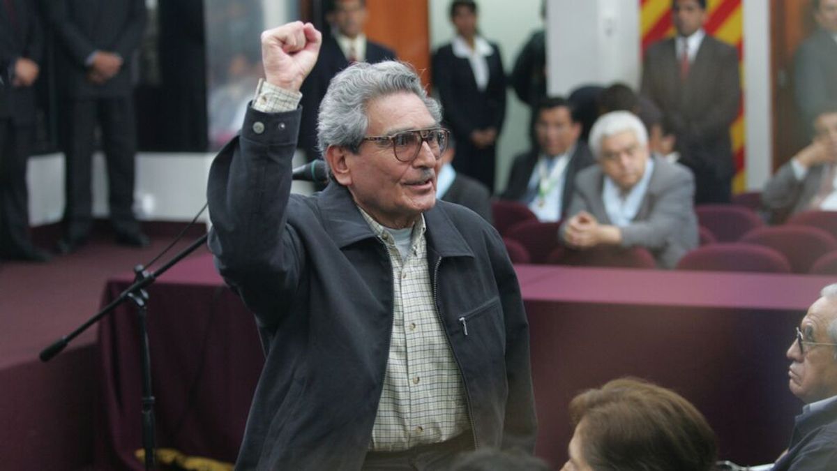 Muere en prisión Abimael Guzmán, fundador de la guerrilla peruana Sendero Luminoso