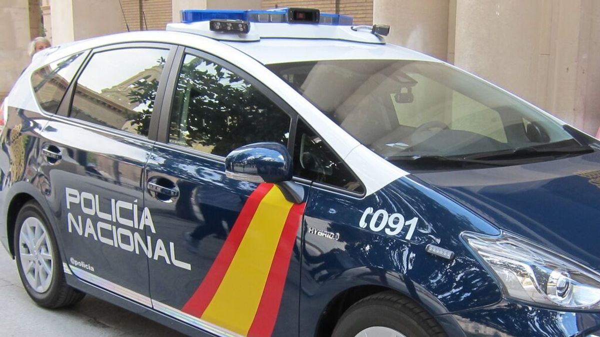 La Policía Nacional detiene a un hombre por estafar 69.000 euros a un anciano con alzhéimer La Policía Nacional detiene a un hombre por estafar 69.000 euros a un anciano con alzhéimer