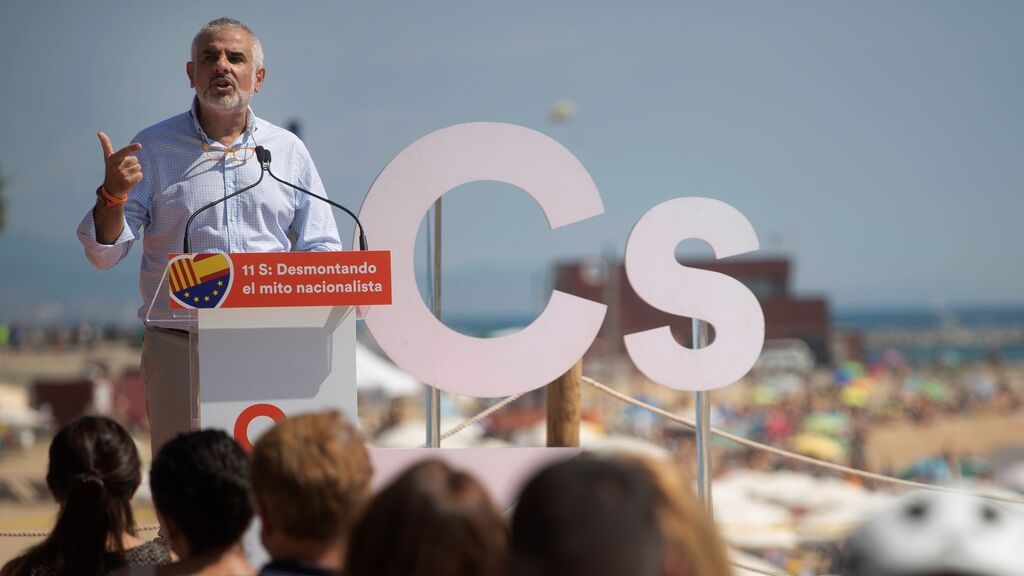 El presidente de Cs en el Parlament, Carlos Carrizosa durante un acto titulado "11S: desmontando el mito nacionalista