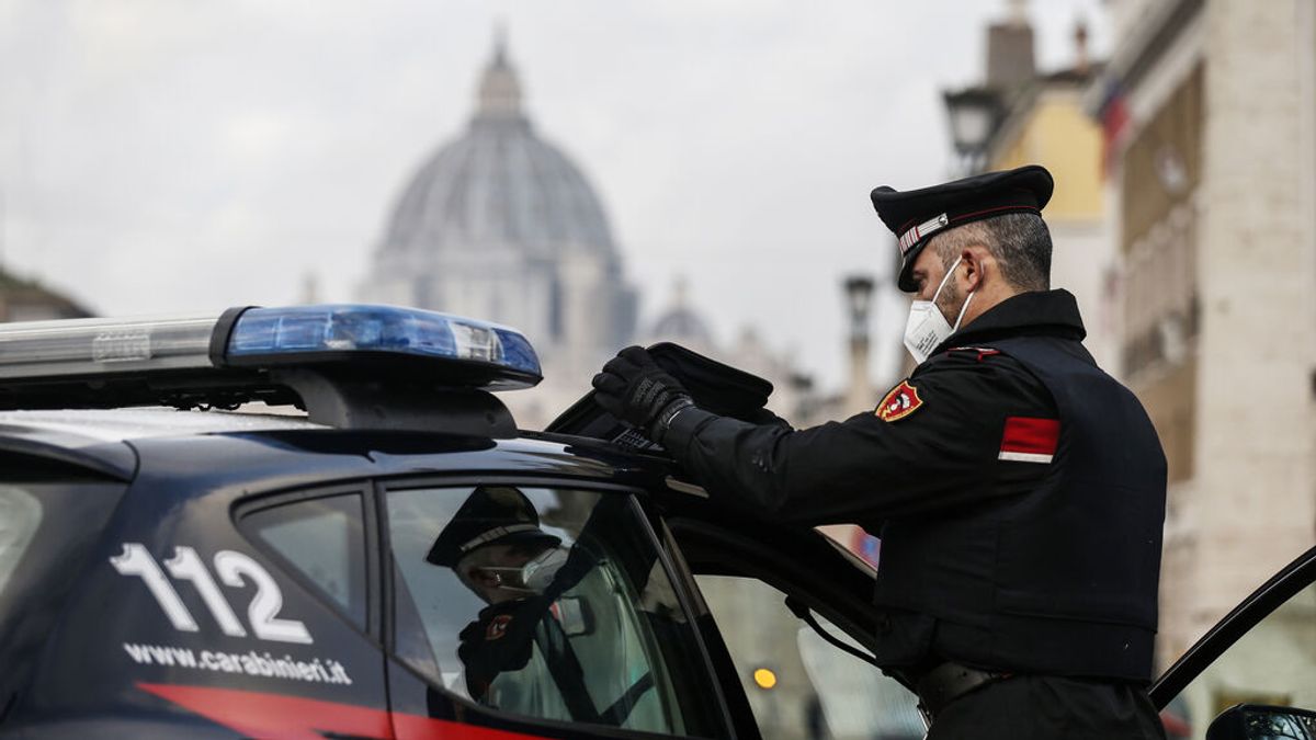 La comprobación de un billete en un autobús termina con cinco apuñalados en la ciudad italiana de Rimini La comprobación de un billete en un autobús termina con cinco apuñalados en la ciudad italiana de Rimini