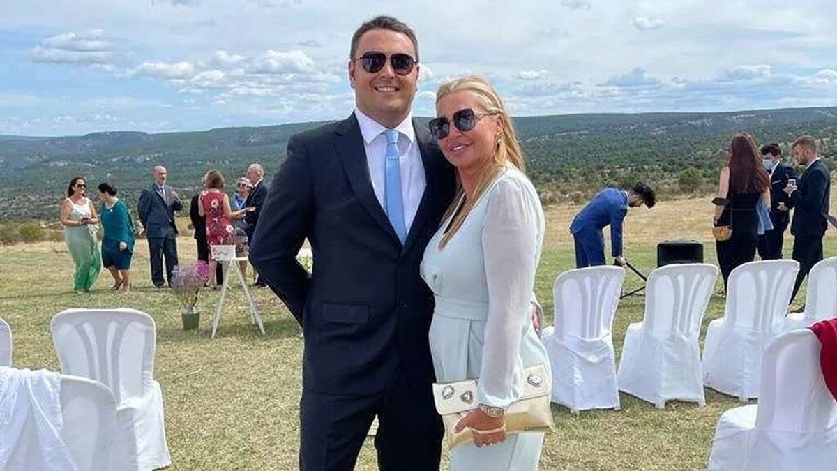 Belén Esteban y Miguel Marcos desconectan de la gran ciudad en la boda de unos amigos