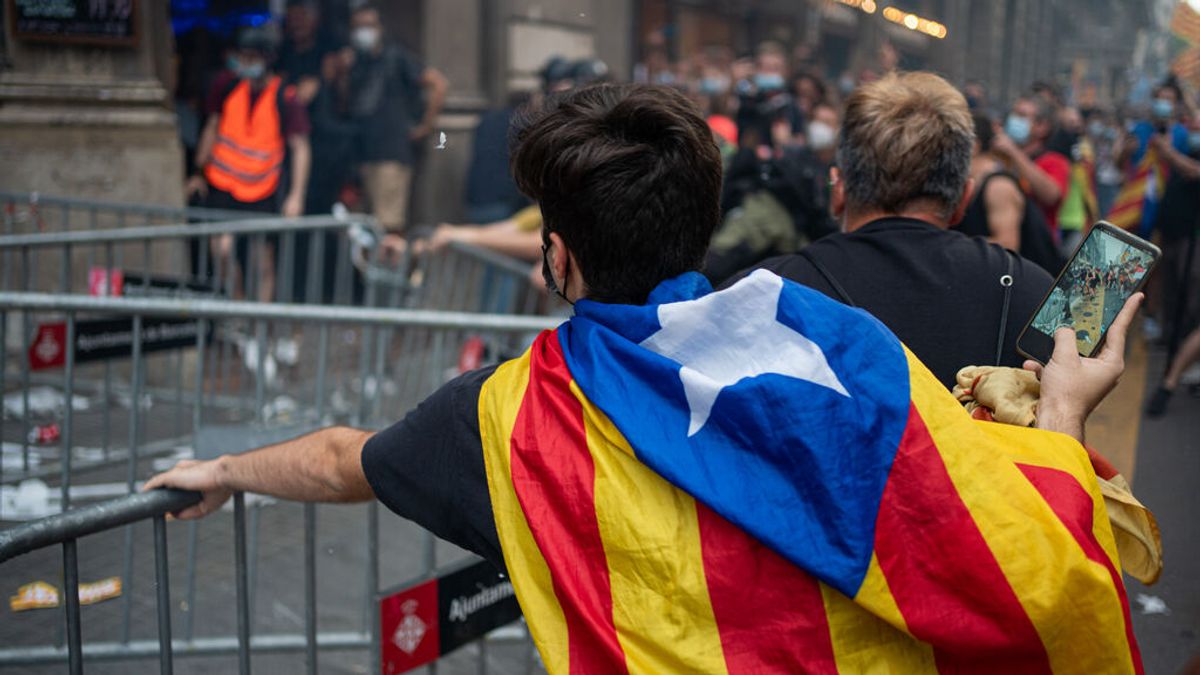 Sindicatos de policía denuncian "pasividad" del Gobierno ante los ataques ayer a la Jefatura de Policía de Barcelona Sindicatos de policía denuncian "pasividad" del Gobierno ante los ataques ayer a la Jefatura de Policía de Barcelona