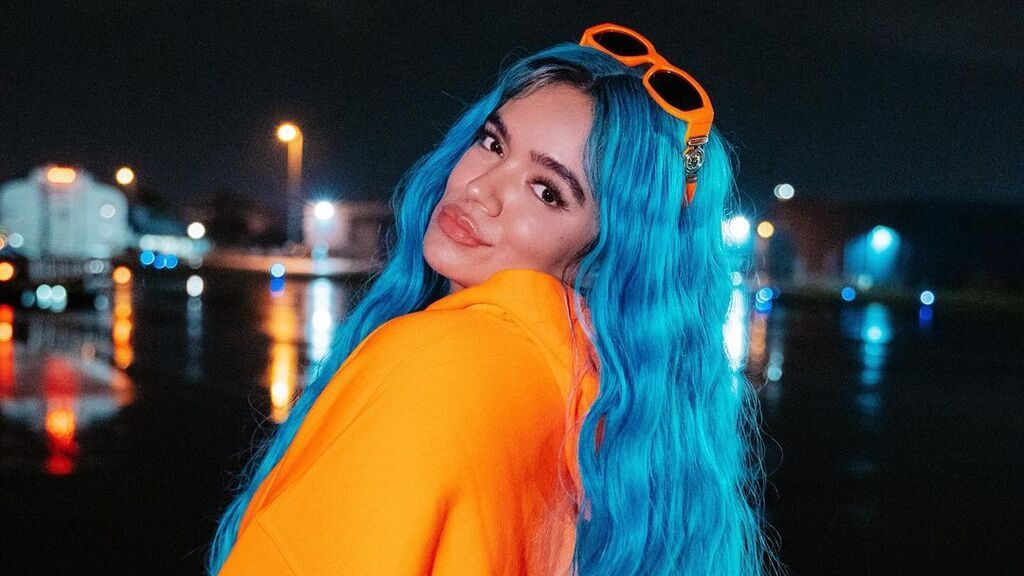 El emotivo mensaje que Karol G le ha mandado a sus fans colombianos sin poder contener las lágrimas: "Me siento muy orgullosa"