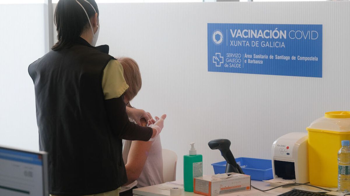 Galicia se lanza a por los no inmunizados vacunando sin cita en las universidades Galicia se lanza a por los no inmunizados vacunando sin cita en las universidades