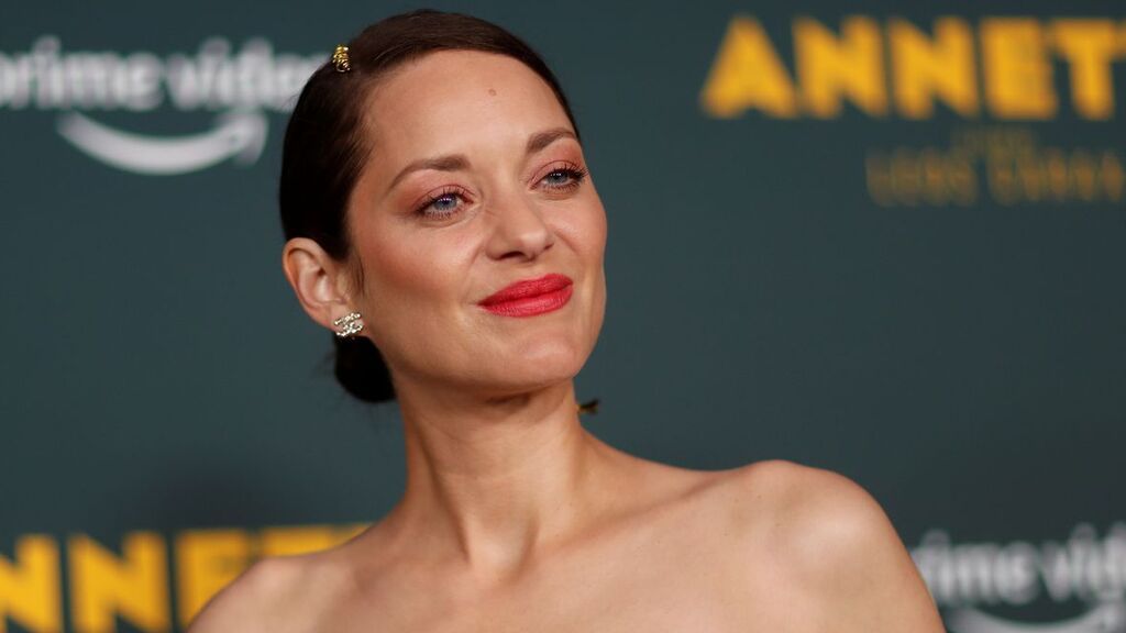 También, Marion Cotillard pasará por la alfombra roja para recoger su premio.